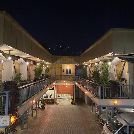 Kalash Parkaze And Tent Inn โพคารา ภายนอก รูปภาพ