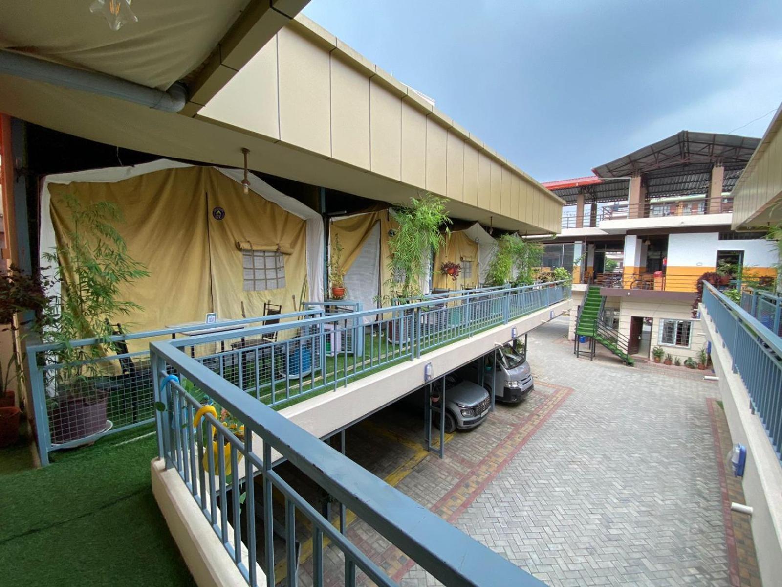 Kalash Parkaze And Tent Inn โพคารา ภายนอก รูปภาพ